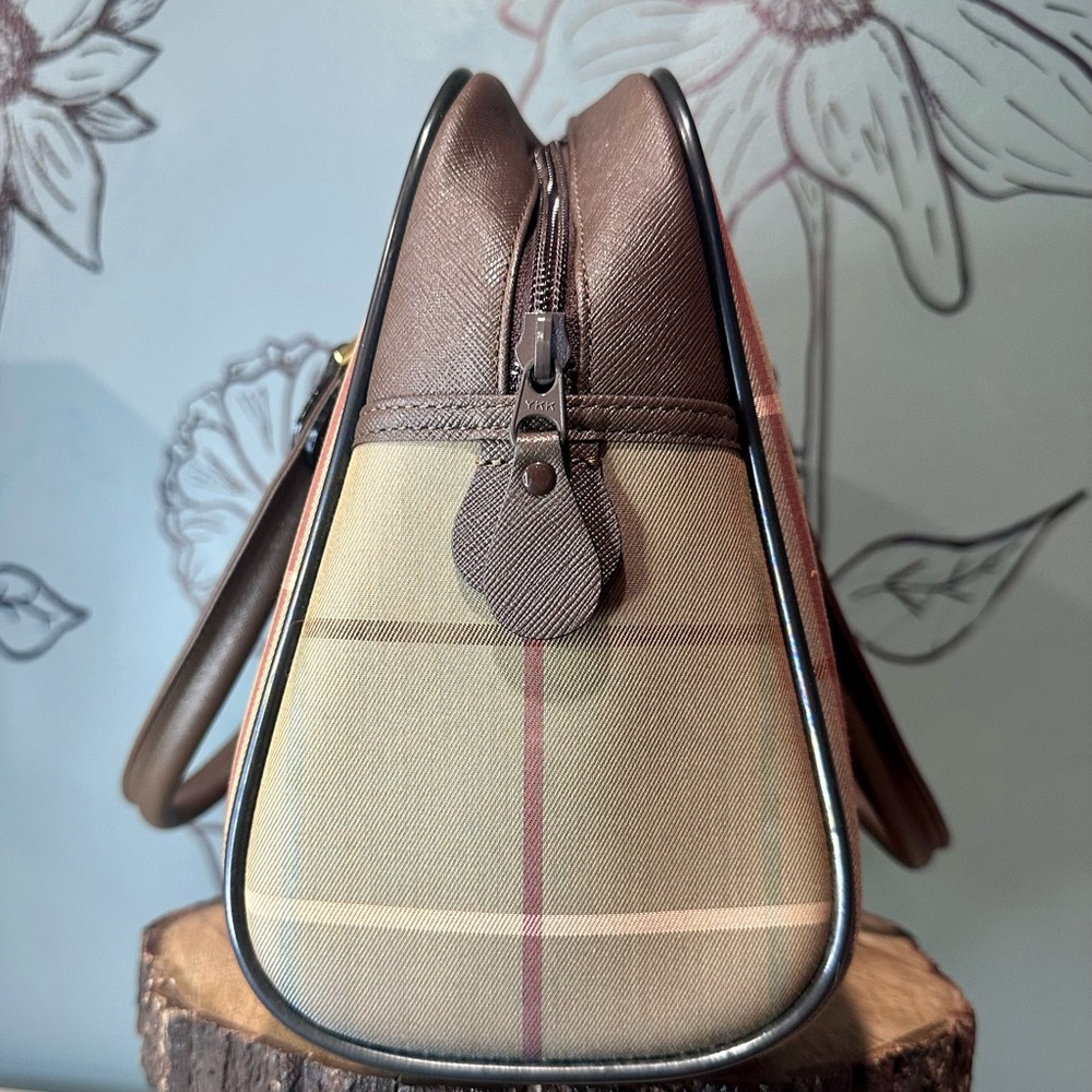 Burberrys Vintage Boston Nova Check Canvas
Handbag - Picture 6 of 11